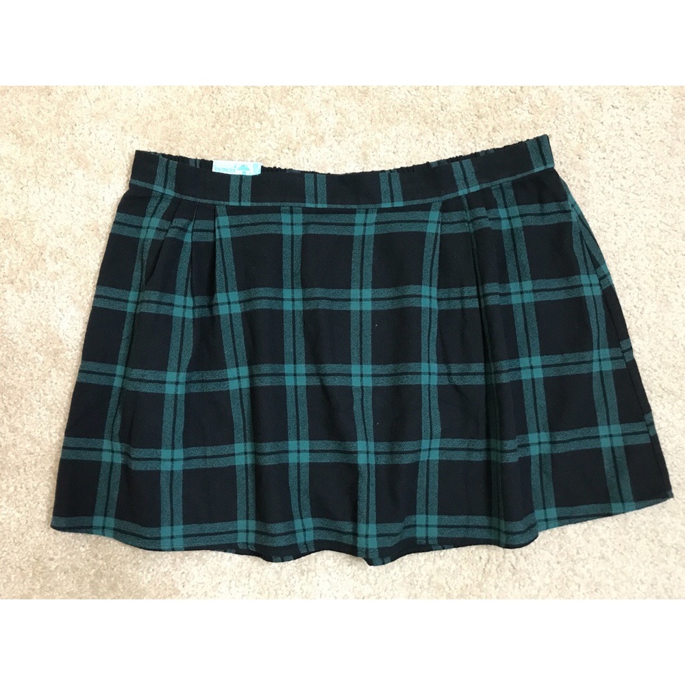 Old Navy mini plaid skirt